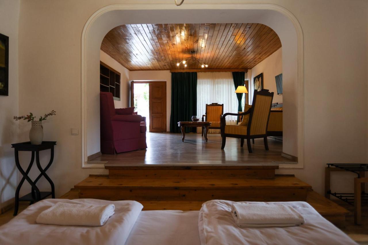 Isev Qwareli Exterior foto