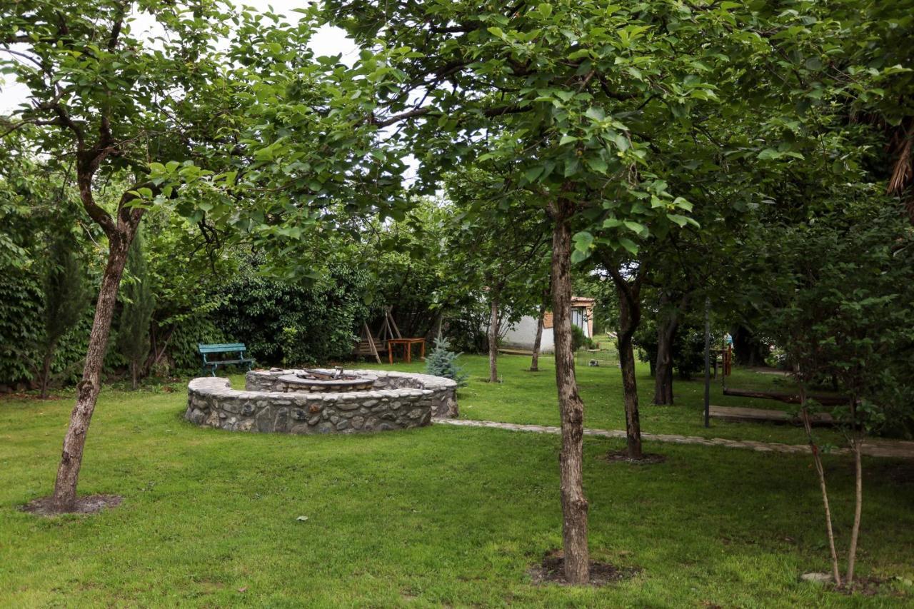 Isev Qwareli Exterior foto